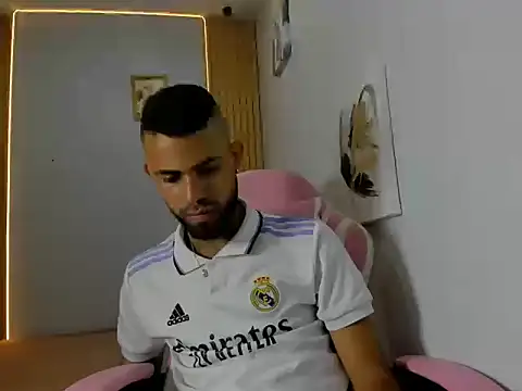 Snapshot of adri_sexboy229 chatting on September 9, 1:38 am adri sexboy229 online show from September 9, 1:38 am