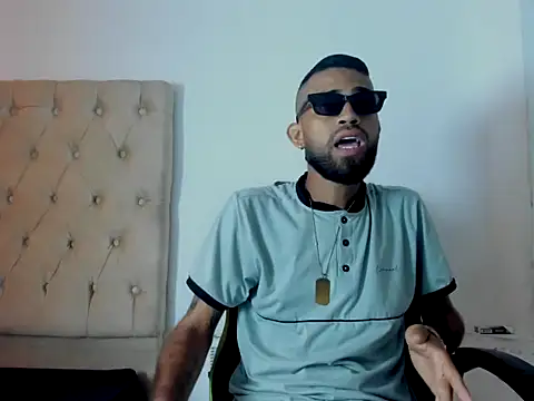 Snapshot of adri_sexboy229 chatting on September 20, 2:07 pm adri sexboy229 online show from September 20, 2:07 pm