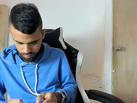 Snapshot of adri_sexboy229 chatting on September 27, 2:00 pm adri sexboy229 online show from September 27, 2:00 pm