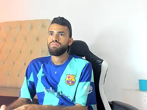 Snapshot of adri_sexboy229 chatting on September 30, 1:32 am adri sexboy229 online show from September 30, 1:32 am