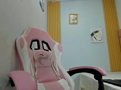 Snapshot of adri_sexboy229 chatting on October 25, 7:05 am adri sexboy229 online show from October 25, 7:05 am