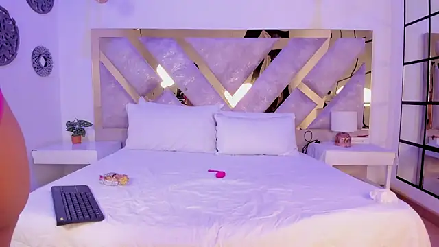 Marianee Rousse online show from October 4, 10:19 pm