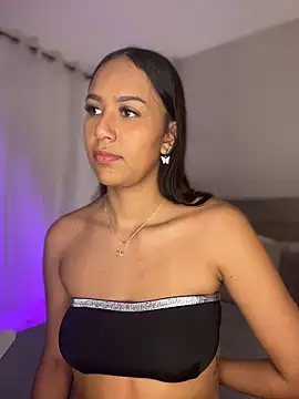 Snapshot of MiilaBlake chatting on February 18, 8:05 pm MiilaBlake online show from February 18, 8:05 pm