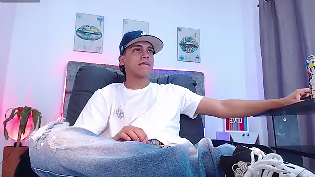 david santos16 online show from December 14, 11:42 pm