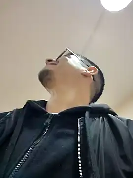 Snapshot of Juann-cock chatting on November 24, 5:01 pm Juann-cock online show from November 24, 5:01 pm