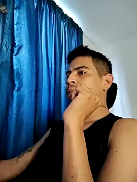 Snapshot of Juann-cock chatting on November 30, 4:11 pm Juann-cock online show from November 30, 4:11 pm