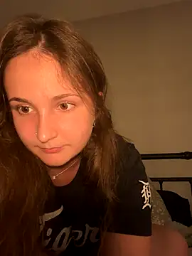 MadilynX777 online show from September 18, 1:18 am