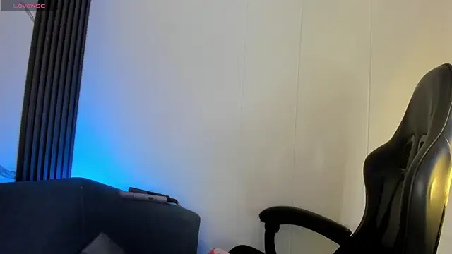 Snapshot of ShaunaDream chatting on February 15, 7:51 am ShaunaDream online show from February 15, 7:51 am