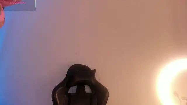 Snapshot of ShaunaDream chatting on February 25, 4:33 am ShaunaDream online show from February 25, 4:33 am