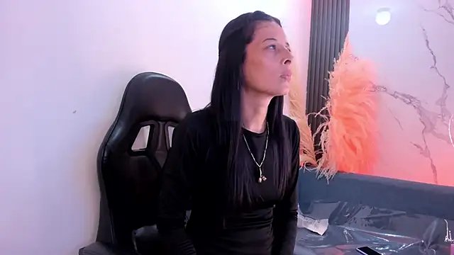 Snapshot of ShaunaDream chatting on March 23, 9:52 pm ShaunaDream online show from March 23, 9:52 pm