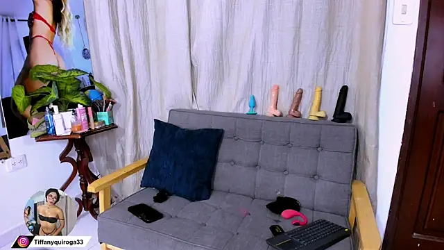zou quira online show from May 19, 1:56 am