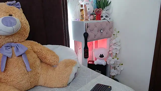 VioletxBloom online show from October 4, 8:29 pm