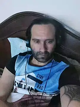 Snapshot of Jose1985oliveira chatting on March 27, 12:27 am Jose1985oliveira online show from March 27, 12:27 am