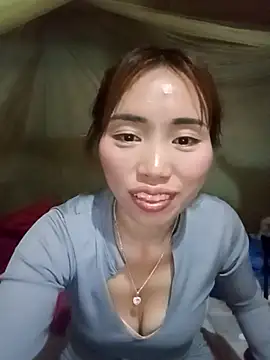 Snapshot of sulove_xx chatting on April 11, 7:45 am sulove xx online show from April 11, 7:45 am