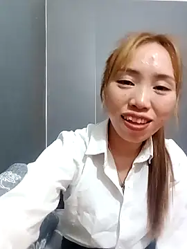 Snapshot of sulove_xx chatting on April 17, 11:35 am sulove xx online show from April 17, 11:35 am