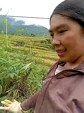 Snapshot of quynhkoolbae chatting on September 14, 2:11 am quynhkoolbae online show from September 14, 2:11 am