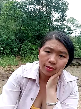 Snapshot of quynhkoolbae chatting on October 3, 1:02 am quynhkoolbae online show from October 3, 1:02 am