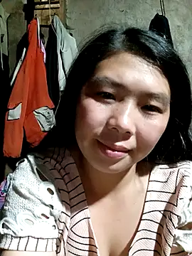 Snapshot of quynhkoolbae chatting on October 12, 1:43 pm quynhkoolbae online show from October 12, 1:43 pm