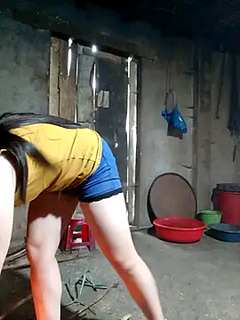 Snapshot of quynhkoolbae chatting on November 12, 4:24 am quynhkoolbae online show from November 12, 4:24 am