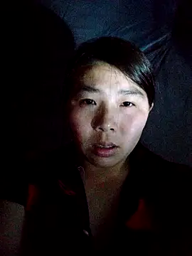 Snapshot of quynhkoolbae chatting on November 13, 2:49 pm quynhkoolbae online show from November 13, 2:49 pm