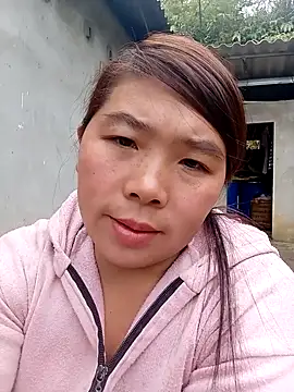 Snapshot of quynhkoolbae chatting on November 21, 2:10 am quynhkoolbae online show from November 21, 2:10 am