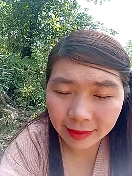 Snapshot of quynhkoolbae chatting on November 23, 3:39 am quynhkoolbae online show from November 23, 3:39 am