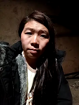 Snapshot of quynhkoolbae chatting on December 14, 10:36 pm quynhkoolbae online show from December 14, 10:36 pm