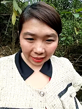 Snapshot of quynhkoolbae chatting on December 18, 10:10 am quynhkoolbae online show from December 18, 10:10 am