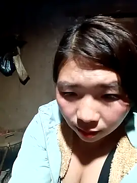 Snapshot of quynhkoolbae chatting on December 19, 12:45 pm quynhkoolbae online show from December 19, 12:45 pm