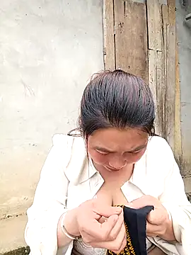 Snapshot of quynhkoolbae chatting on February 13, 7:48 am quynhkoolbae online show from February 13, 7:48 am