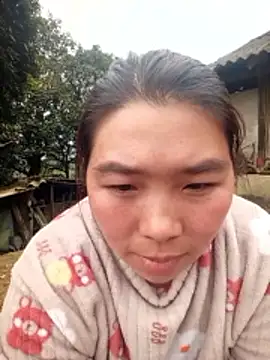 Snapshot of quynhkoolbae chatting on February 15, 7:51 am quynhkoolbae online show from February 15, 7:51 am