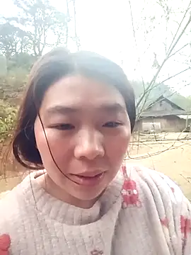 Snapshot of quynhkoolbae chatting on February 15, 11:34 pm quynhkoolbae online show from February 15, 11:34 pm