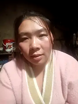 Snapshot of quynhkoolbae chatting on February 20, 12:27 pm quynhkoolbae online show from February 20, 12:27 pm