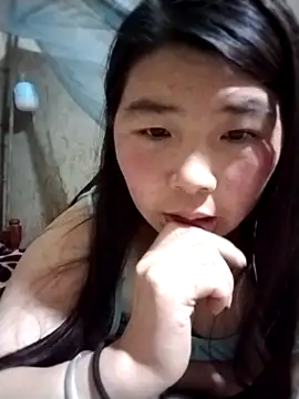 Snapshot of quynhkoolbae chatting on March 6, 6:21 am quynhkoolbae online show from March 6, 6:21 am