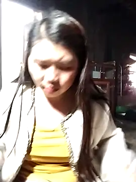 Snapshot of quynhkoolbae chatting on March 8, 1:36 am quynhkoolbae online show from March 8, 1:36 am