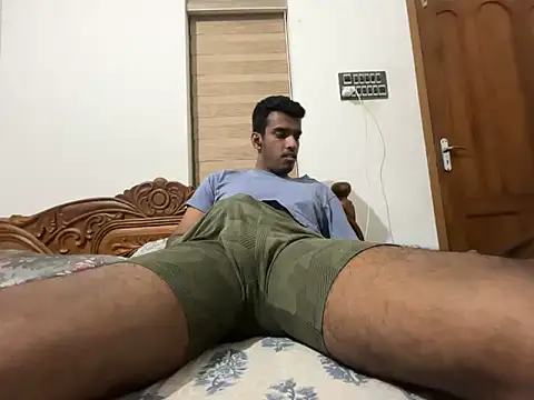 nivedthomas01 online show from February 11, 4:45 pm