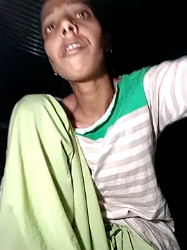 Snapshot of Pinki_thakur_1 chatting on April 15, 8:31 pm Pinki thakur 1 online show from April 15, 8:31 pm