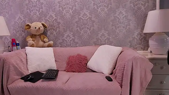 Snapshot of Ella_Raven chatting on May 7, 5:13 am Ella Raven online show from May 7, 5:13 am