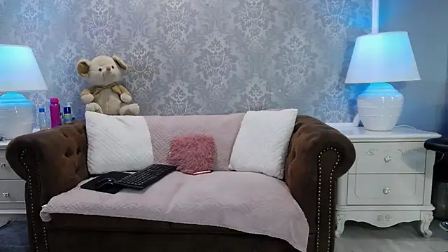 Snapshot of Ella_Raven chatting on May 25, 4:51 am Ella Raven online show from May 25, 4:51 am