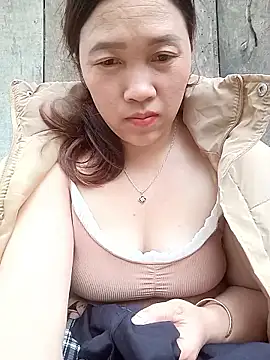 miumiu 00 online show from February 26, 9:08 am