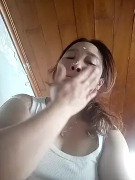 miumiu 00 online show from March 6, 9:28 am