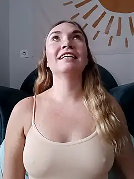 KisaVixen online show from October 4, 8:34 am