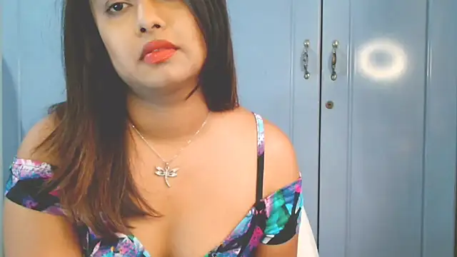 Indian GlowingMiax online show from September 21, 2:40 pm