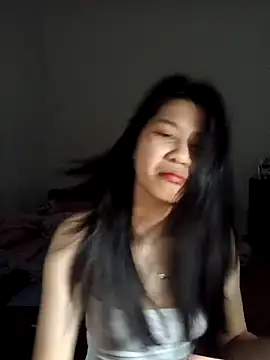 Snapshot of Katanh chatting on April 13, 11:48 am Katanh online show from April 13, 11:48 am