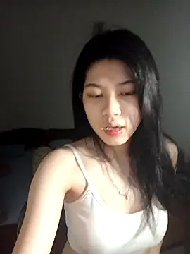 Snapshot of Katanh chatting on April 25, 7:33 am Katanh online show from April 25, 7:33 am