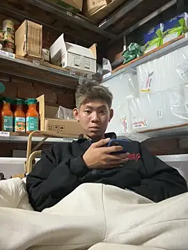 linh21107 online show from November 22, 8:24 am