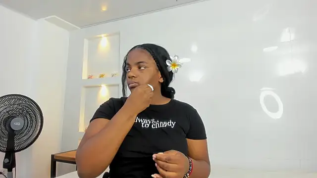 nahomye teylor online show from October 15, 11:38 pm