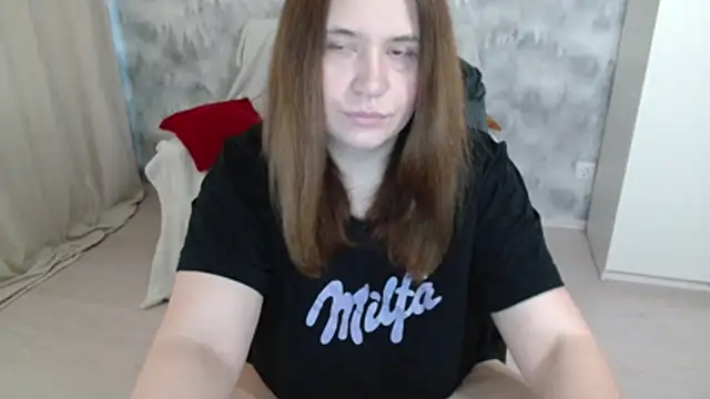 Snapshot of AdelinaLawson chatting on February 19, 5:47 am AdelinaLawson online show from February 19, 5:47 am