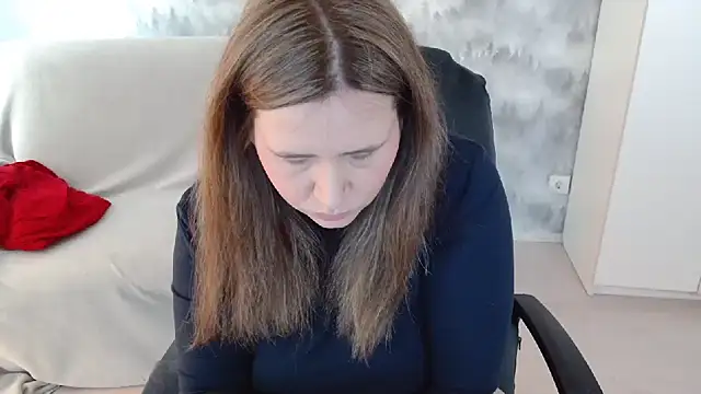 Snapshot of AdelinaLawson chatting on March 19, 9:35 am AdelinaLawson online show from March 19, 9:35 am