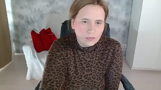 Snapshot of AdelinaLawson chatting on April 17, 8:50 am AdelinaLawson online show from April 17, 8:50 am